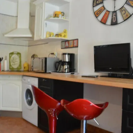 Studio Cabine Climatise Avec Cour Privee, 4 Couchages, Proche Plage - Du Roi - Fr-1-250-127 Apartman Le Grau-du-Roi