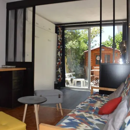 Apartman Studio Cabine Climatise Avec Cour Privee, 4 Couchages, Proche Plage - Du Roi - Fr-1-250-127 *